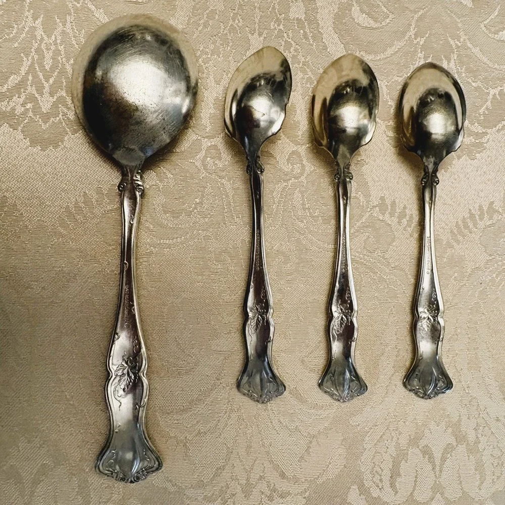 1847 Rogers Bros Vintage 1904 Silverplate 1 Gumbo & 3 Fruit Spoons Grape Motif